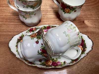 Lot 5138 - Royal Albert 'Old Country Roses' tea service