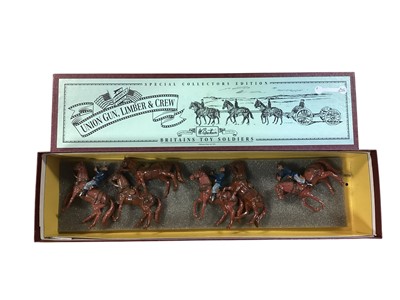 Lot 1856 - Britains American Civil War Diecast Military Figurines including Fire At The Angle #17532, Confederate Cavalry Private #4 #17404, Union Cavalry Set #17567, Stonewall Brigade 5th Virginia Infantr...