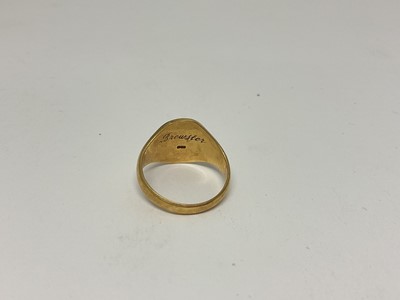 Lot 78 - 18ct gold signet ring with engraved monogram (Birmingham 1960), size M