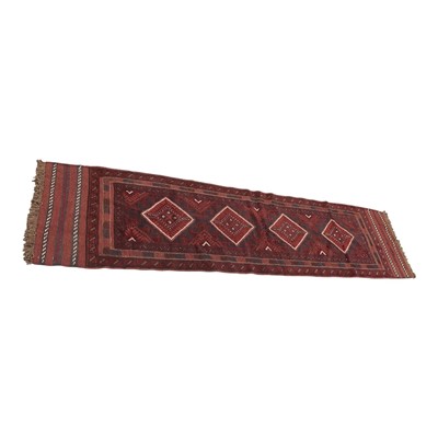 Lot 1506 - Meshwani runner