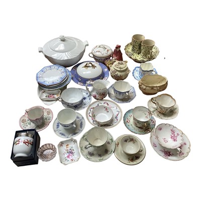 Lot 5131 - Group of ceramics, mostly tea cups and saucers, including Royal Copenhagen, Minton, Royal Worcester, Royal Crown Derby, etc