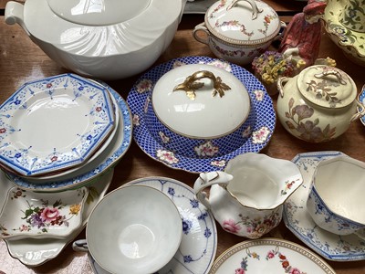 Lot 5131 - Group of ceramics, mostly tea cups and saucers, including Royal Copenhagen, Minton, Royal Worcester, Royal Crown Derby, etc