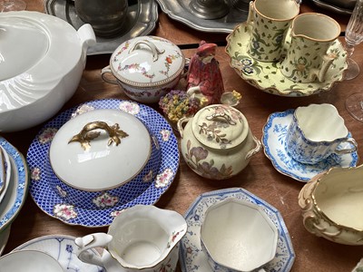 Lot 5131 - Group of ceramics, mostly tea cups and saucers, including Royal Copenhagen, Minton, Royal Worcester, Royal Crown Derby, etc