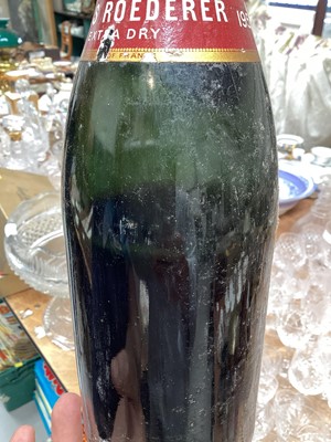 Lot 5142 - Group of alcohol, wines and spirits