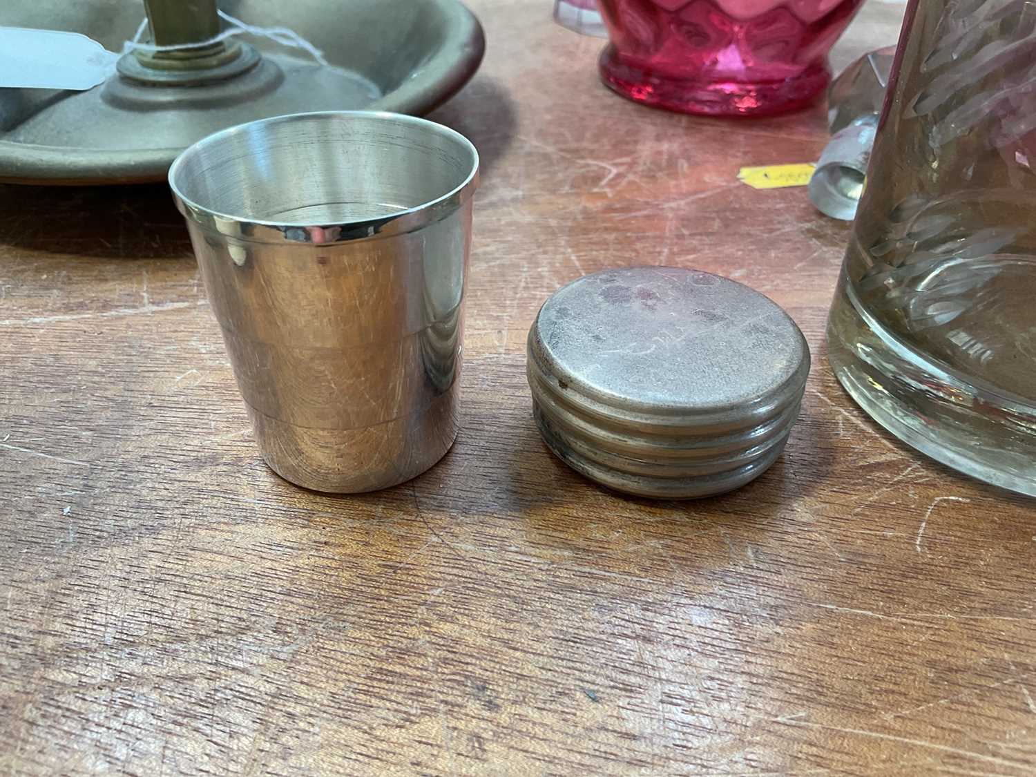 Lot 5164 - Contemporary silver collapsible shot cup in threaded case