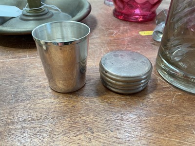 Lot 5164 - Contemporary silver collapsible shot cup in threaded case