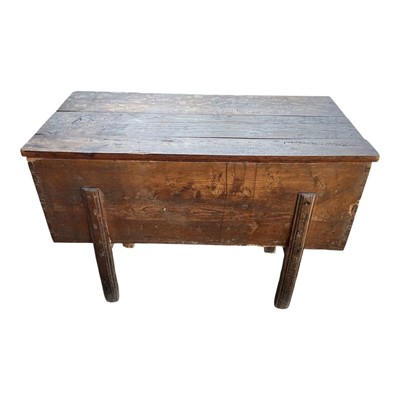 Lot 5411 - Antique elm dough bin with hinged lid, 104.5cm x 61.5cm x 69.5cm high
