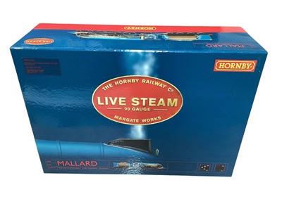 Lot 1909 - Hornby OO Gauge Live steam Mallard, boxed (mint condition)