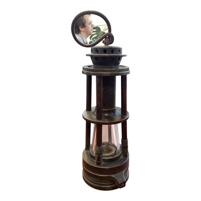 Lot 5010 - 20th century miners brass oil lamp, 25cm tall excluding the handle