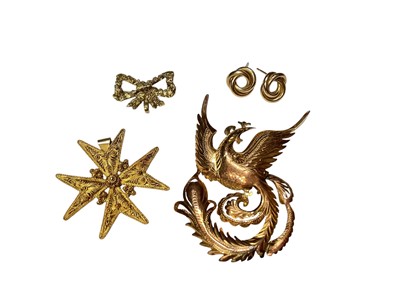 Lot 68 - Early 20th century gold bow brooch by Dawson with applied gold nugget decoration, stamped 14k, 19th century yellow metal filigree Maltese cross pendant and a yellow metal phoenix brooch and a pa...