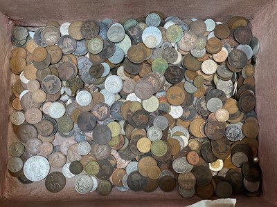 Lot 5062 - Collection of mixed coins in a leather case, including Victorian pennies
