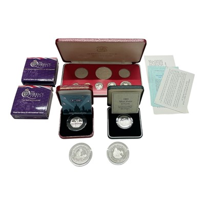 Lot 453 - World - Mixed silver coins to include Pobjoy Mint fine silver £2 coins The Queen's Beasts 2021 x 2 (N.B. Gold clad and boxed), proof Fifty Pence VE Day commemorative 2020 (N.B. Coloured), Royal...
