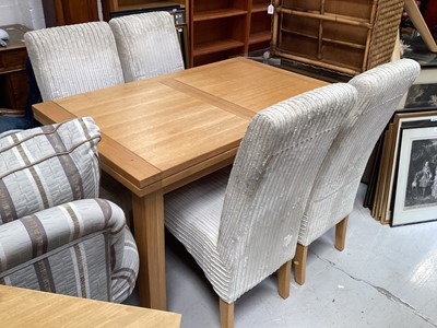 Lot 5362 - Contemporary light oak extending dining table and four chairs