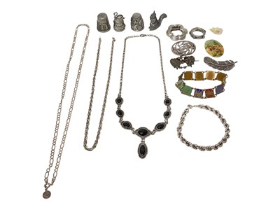 Lot 187 - Small group of silver and other jewellery