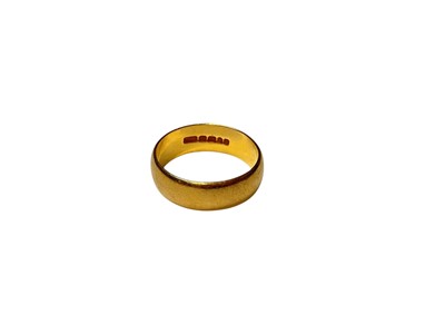 Lot 148 - 22ct gold wedding ring