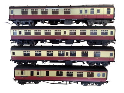 Lot Bachmann OO Gauge cream & crimson carriages (16)
