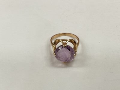 Lot 1058 - Amethyst single stone ring in 9ct gold setting