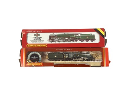Lot 1795 - Hornby OO Gauge BR lined green 4-6-2 Standard Class 7P6F "Britannia" tender locomotive 7000, boxed & BR lined green 4-6-2 Class A4 Pacific "Mallard" tender locomotive 60022, boxed R309 (2)