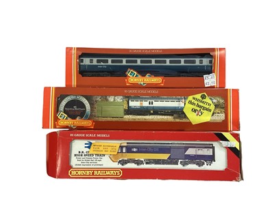 Lot 1799 - Hornby OO Gauge Class 253 InterCity 125 High Speed Train with power & dummy cars, boxed R069, MkIII Open 2nd coach, boxed R426 and Operating Mail Coach, boxed R416 (3)