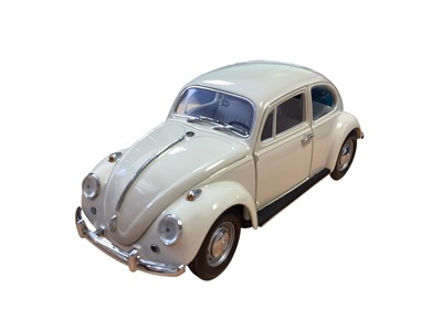 Lot 1888 - Franklin Mint 1:24 scale precision diecast model 1967 Volkswagen Beetle, with original packaging ( not sealed) (1)