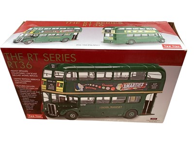 Lot 1892 - Sun Star 1:24 scale Limited Edition 092/2000 1955 The RT Series RT36-FXT211 Double Decker diecast model, boxed No.2922 with Perspex Display Case (1) (one wing mirrors missing)