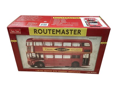 Lot 1894 - Sun Star 1:24 scale Limited Edition 2296/3500 Routemaster RM254-VLT254 Double Decker diecast model, boxed No.2902 with Perspex Display Case (1) (one wing mirror missing)