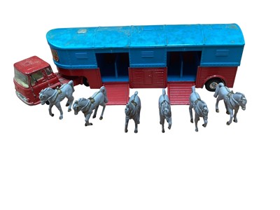 Lot 1896 - Corgi Major Chipperfield's articulated horse box, 007 Aston Martin DB5, The Saint Volvo P1800 (x2), Dinky Supertoys Euclid rear dump truck, Ferrari racing cars and other loose diecast vehicles (...