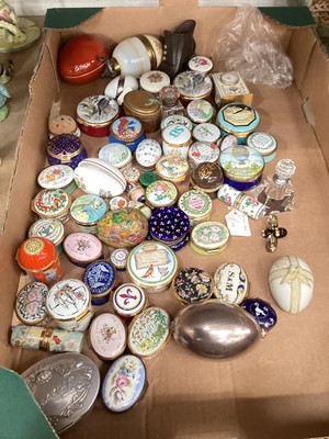 Lot 2253 - Collection of Halcyon Days, Bilston & Battersea and other enamel trinkets boxes, together with similar items, all unboxed