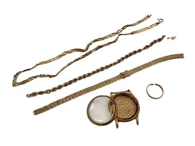 Lot 221 - Group of 9ct gold jewellery to include a Vertex watch case, three colour gold necklace, ropetwist bracelet and a 12ct gold wedding ring (cut)