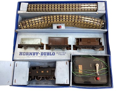 Lot 1944 - Hornby Dublo OO Gauge 3 rail EDG7 tank goods train sets, boxed (1)