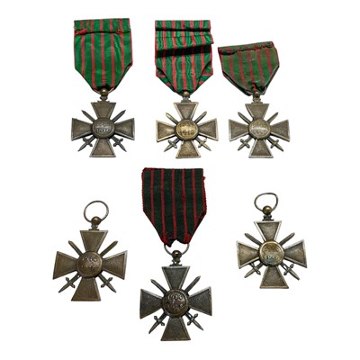 Lot 792 - Group of six First World War French Croix De Guerre medals- x3 1914 - 1918 reverse, x2 1914 - 1916 reverse, x1 1914 - 1917 (6).