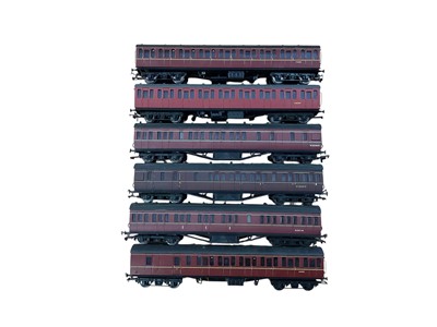 Lot Hornby OO Gauge Maroon and Other Liveries, Approx 21 (1 Box)