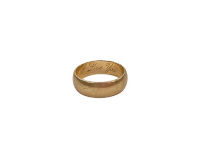 Lot 952 - 9ct gold wedding band (London 2000)