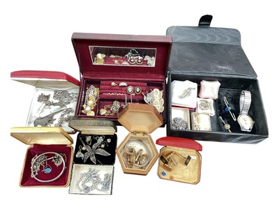 Lot 248 - Group of silver and other jewellery