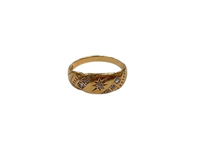 Lot 249 - Antique 18ct gold diamond set ring