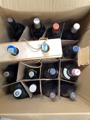 Lot 5222 - Box of assorted spirits, liqueurs and wines (15)