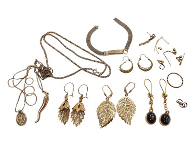 Lot 1018 - 9ct gold and yellow metal jewellery to include chains, pendants, earrings etc