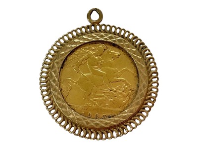 Lot 518 - G.B. - Gold ½ Sovereign Edward VII 1905 in 9ct gold pendant mount (N.B. Total Wt. 5.4gms) (1 coin)