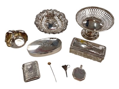 Lot 974 - Group of silver items