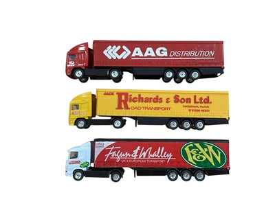 Lot Corgi 1:64 scale diecast articulated lorries DAF Christain Salvesen box trailer, DAF YTL curtainside, Volvo McBurney curtainside, Sacnia F & W curtainside, ERF Jack Richards & Son curtai...