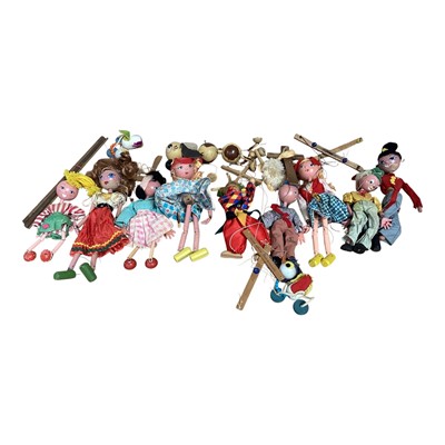 Lot 5088 - Collection of vintage puppets Pelham and others