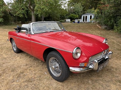 Lot 1966 MGB Roadster, reg. no. KBF 891D