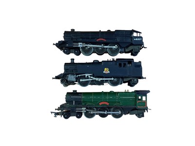 Lot Selection of Triang OO Gauge locomtoive and tenders, plus two other locomotives (1 box)