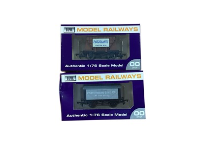 Lot Dapol OO Gauge rolling stock including plank & hopper wagons, boxed (10)