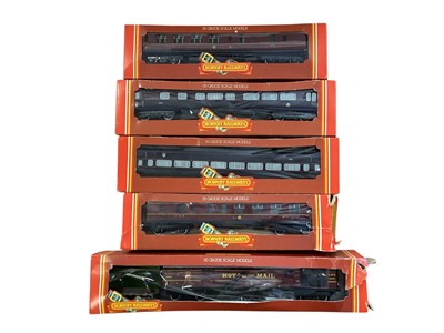 Lot Selection Hornby, Dublo & Triang OO Gauge carriages (boxed & unboxed), plus Hornby Dublo 1938-1964 train & Kenning Collection books and branded empty boxes (2)