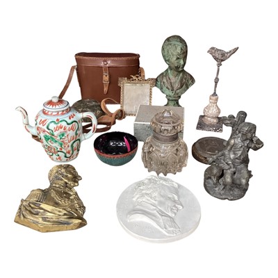Lot 724 - Works of art, sculptures and sundries including a Chinese Wucai teapot, shagreen and ivory box, a cast brass profile of Wellington, etc