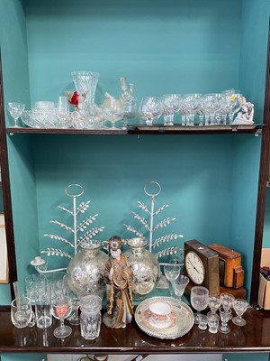 Lot 5187 - Sundry items, including pair of silvered glass vases, drinking glasses, etc (proceeds of lot going to St. Helena Hospice)