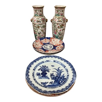 Lot 53 - 18th century Chinese blue and white plate, pair of Japanese, plates, pair of oriental vases etc
