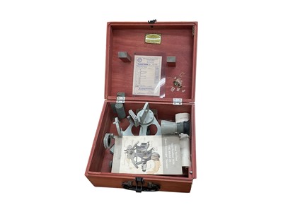 Lot 419 - A late 20th century Freiberger nautical drum sextant, manufactured by Carl Zeiss Jena LTD, dated 28 Dec. 1977, numbered 773032' and fitted in original case. Together with other scientific items<...
