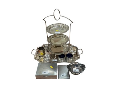 Lot 421 - Collection of various plated items.